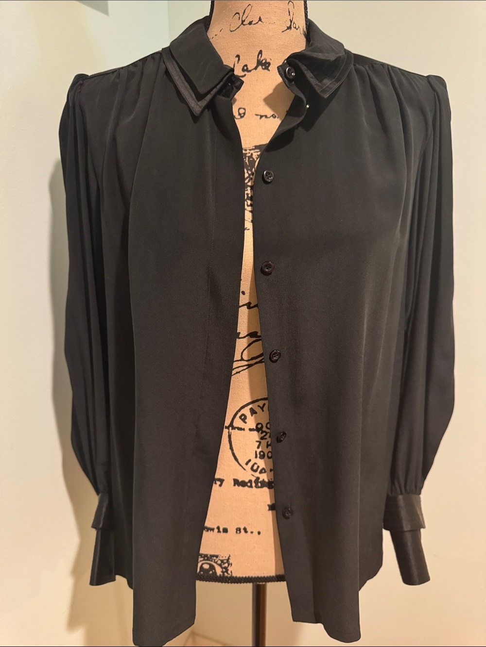Vintage silk Francesca of Damon Black Long-Sleeve Collared Women's Blouse - Picture 10 of 13